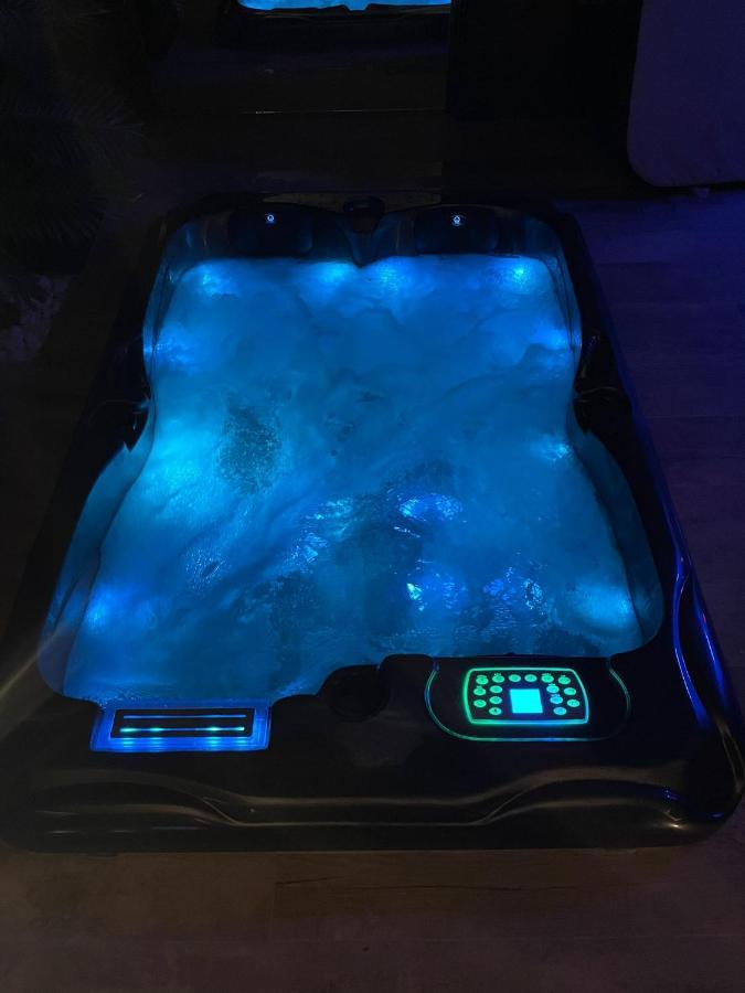 La Suite Grenoble Spa Jacuzzi Et Sauna Privatif Exterior photo